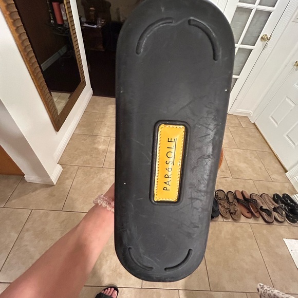 Vintage Dooney & Bourke Parasole Flap Mustard Leather Shoulder Bag - Picture 13 of 16